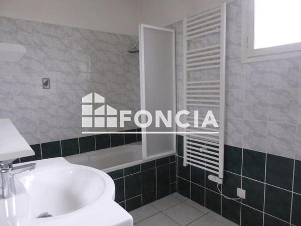 Location Maison 5 pièces 105.7 m² - 129 AVENUE DU MARECHAL LECLERC Saint Berthevin 53940