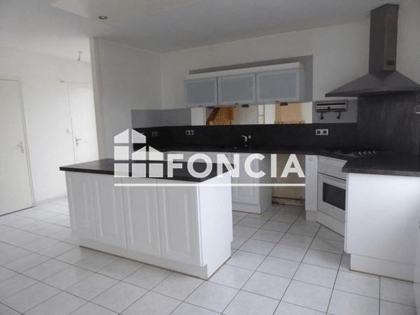 Location Maison 5 pièces 105.7 m² - 129 AVENUE DU MARECHAL LECLERC Saint Berthevin 53940