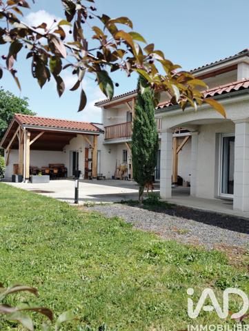 Maison à vendre 8 pièces 222 m² Andrézieux-Bouthéon