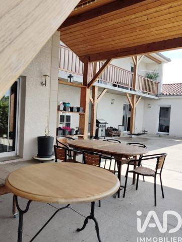 Maison à vendre 8 pièces 222 m² Andrézieux-Bouthéon