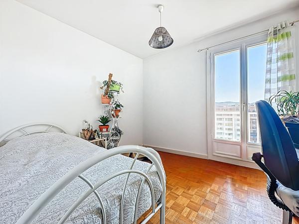 Appartement 3 pièces à Marseille très lumineux et belle surface