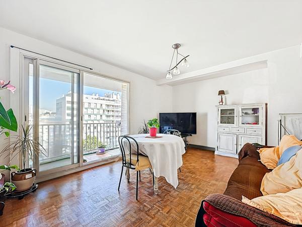 Appartement 3 pièces à Marseille très lumineux et belle surface