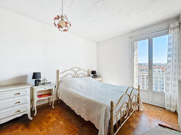 Appartement 3 pièces à Marseille très lumineux et belle surface
