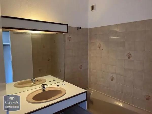 Appartement à louer 2 pièces 50.78m² Dijon (21000)