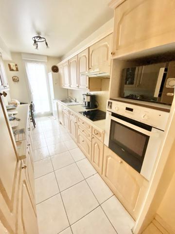 Marseille (13012) Appartement de type 4 accompagné d'une terrasse et d'un garage à Marseille 12