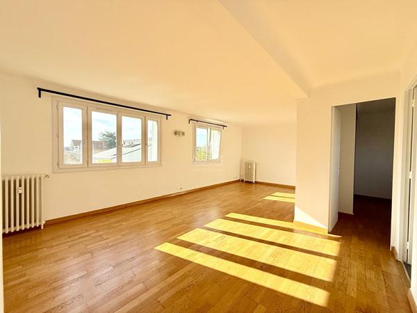 Appartement Carrieres Sur Seine 4 pièce(s) €299 000 ** - Référence 7432