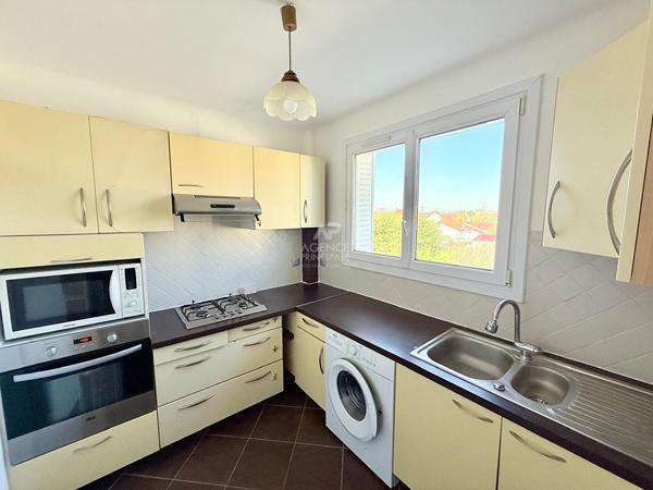 Appartement Carrieres Sur Seine 4 pièce(s) €299 000 ** - Référence 7432