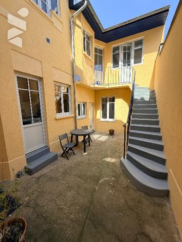 Belle maison de ville avec garage
