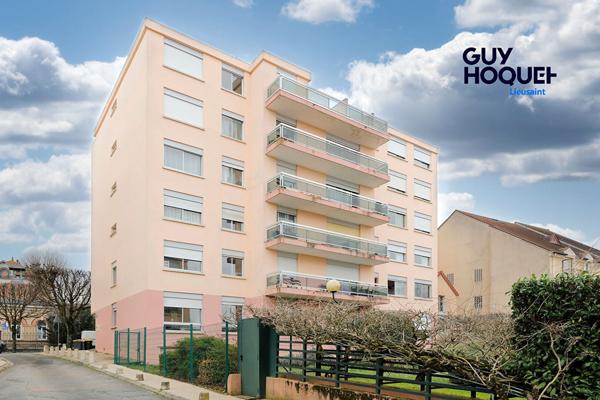 2 pièces - Terrasse - Parking - Cave - Ascenseur