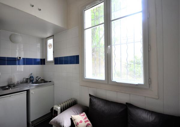 murs commerciaux 33 m2 situé à  Clichy