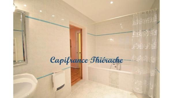 Dpt Aisne (02), sur Hirson, à vendre maison bourgeoise et dépendances sur une terrain de 1492m²