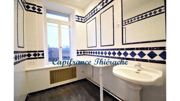 Dpt Aisne (02), sur Hirson, à vendre maison bourgeoise et dépendances sur une terrain de 1492m²