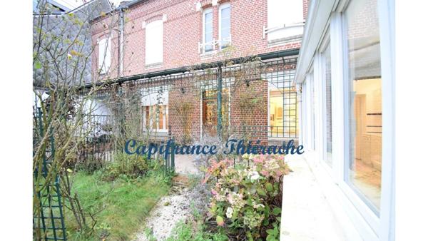 Dpt Aisne (02), sur Hirson, à vendre maison bourgeoise et dépendances sur une terrain de 1492m²