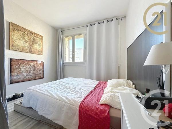 Appartement T4 à vendre  4 pièces - 69,12 m 2   MONTELIMAR  - 26