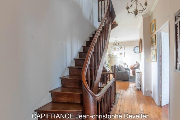 Maison à vendre 7 pièces GORRON centre (53) maison de ville 4 chambres avec terrasse et garage double