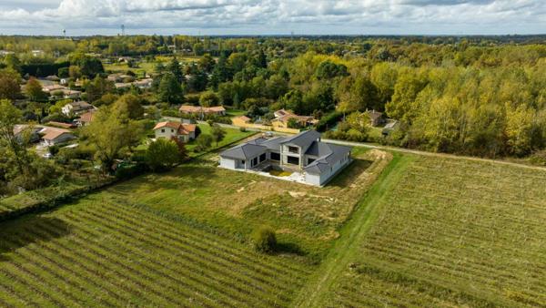 SUPERBE PROPRIETE A ACHEVER (SAINT LOUBES) 440M² SUR TERRAIN DE 4875M²
