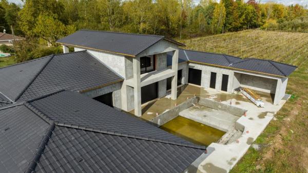 SUPERBE PROPRIETE A ACHEVER (SAINT LOUBES) 440M² SUR TERRAIN DE 4875M²