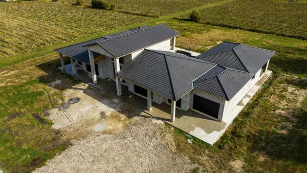 SUPERBE PROPRIETE A ACHEVER (SAINT LOUBES) 440M² SUR TERRAIN DE 4875M²