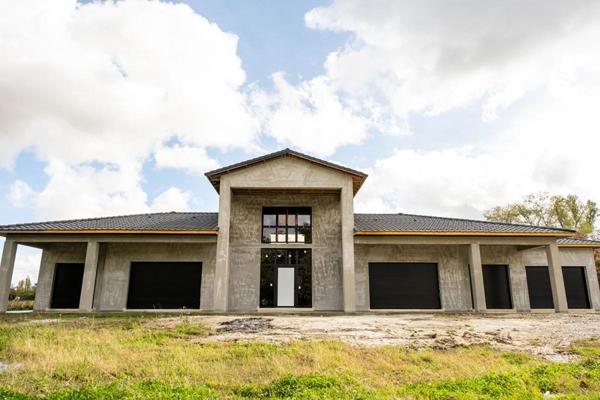 SUPERBE PROPRIETE A ACHEVER (SAINT LOUBES) 440M² SUR TERRAIN DE 4875M²