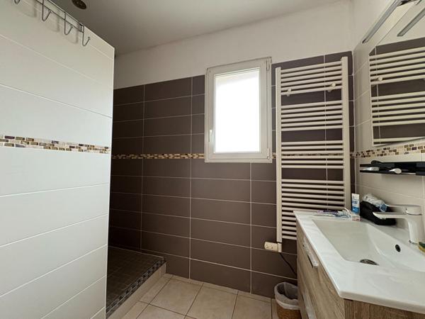 Maison 4 pièces - 3 chambres - NALLIERS