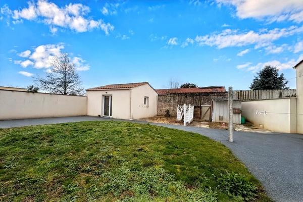 Maison 4 pièces - 3 chambres - NALLIERS