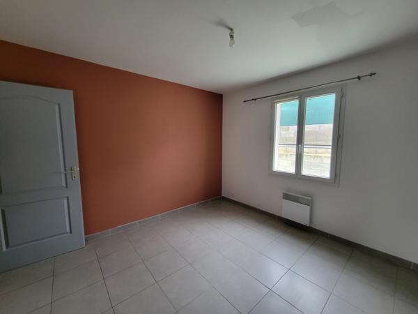 Belle villa avec jardin et garage, proche commodité Villepinte (11150)