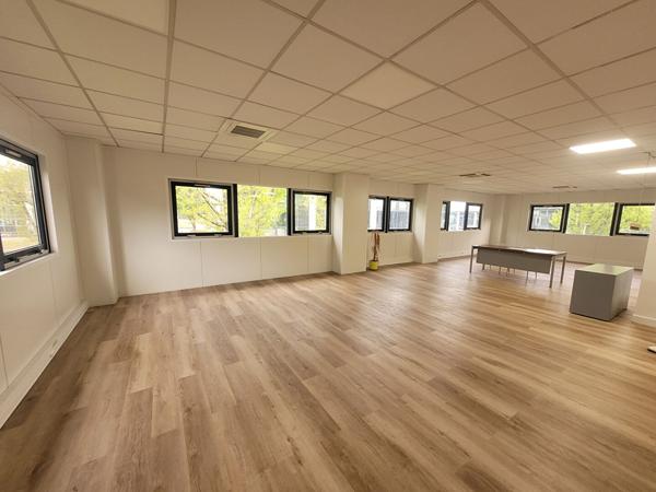 À LOUER - BUREAUX 124 m² - NANTES EST (PARC DE L'AUBINIÈRE)