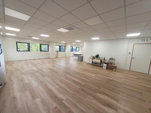 À LOUER - BUREAUX 124 m² - NANTES EST (PARC DE L'AUBINIÈRE)