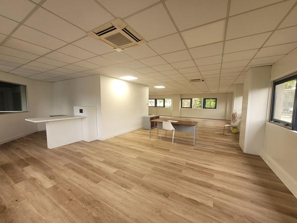 À LOUER - BUREAUX 124 m² - NANTES EST (PARC DE L'AUBINIÈRE)