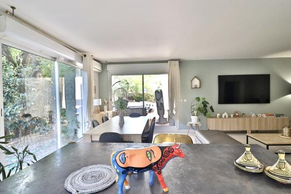 Trois chambres, grand jardin, aucun travaux, accès autoroutier aisés.