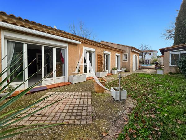 Maison T5 d'environ 120 m2, garage, piscine, dépendances Marseille 13011