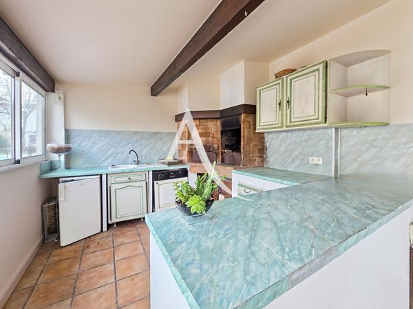 Maison T5 d'environ 120 m2, garage, piscine, dépendances Marseille 13011