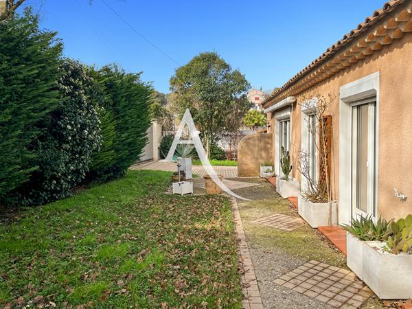 Maison T5 d'environ 120 m2, garage, piscine, dépendances Marseille 13011