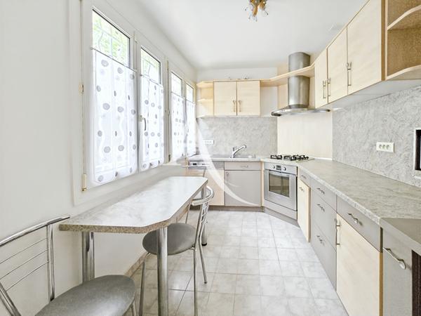 Maison T5 d'environ 120 m2, garage, piscine, dépendances Marseille 13011