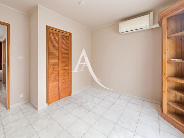 Maison T5 d'environ 120 m2, garage, piscine, dépendances Marseille 13011