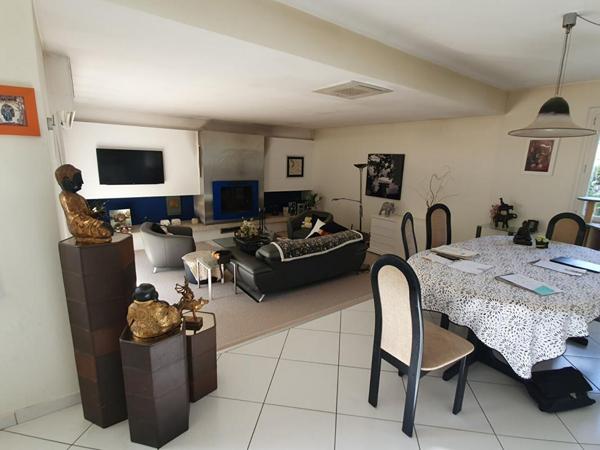 Pavillon plein pied 4 chambres, garage  + beau jardin