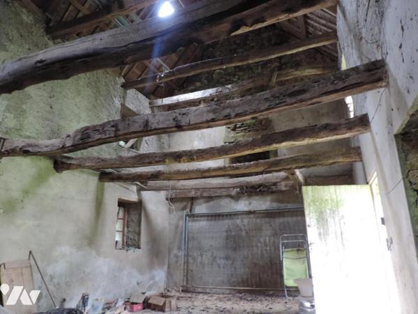 MAISON A RESTAUREE ANTIEREMENT 