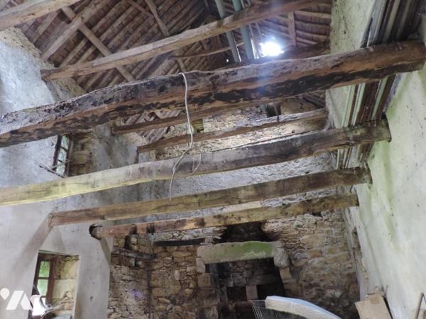 MAISON A RESTAUREE ANTIEREMENT 