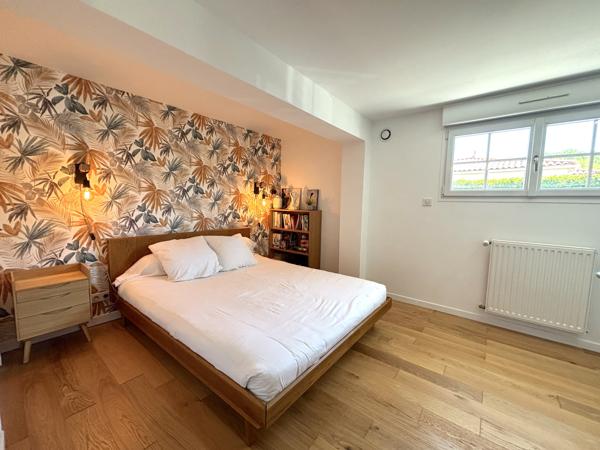 Maison
         6 pièces
        - 145 m² Exclusivité 330 000 € *