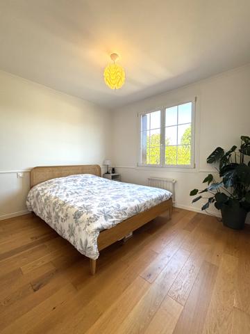 Maison
         6 pièces
        - 145 m² Exclusivité 330 000 € *