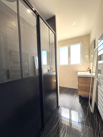 Maison
         6 pièces
        - 145 m² Exclusivité 330 000 € *