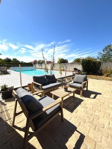 Maison
         6 pièces
        - 145 m² Exclusivité 330 000 € *