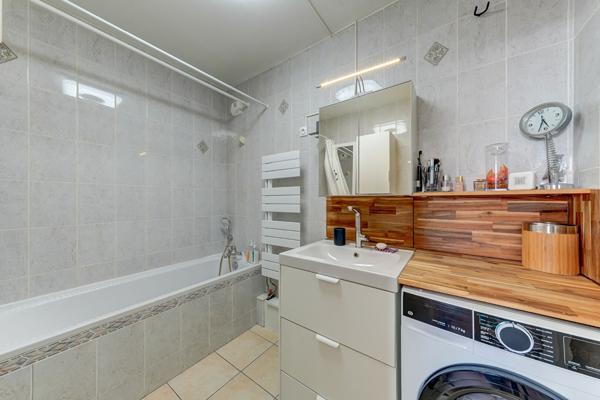 T2 - vue exceptionnelle, climatisation - Villeurbanne Flachet - VILLEURBANNE