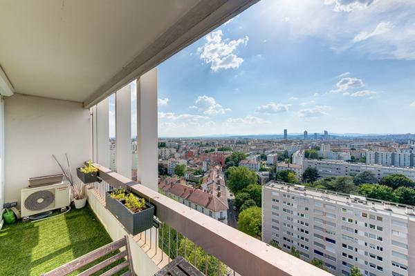 T2 - vue exceptionnelle, climatisation - Villeurbanne Flachet - VILLEURBANNE