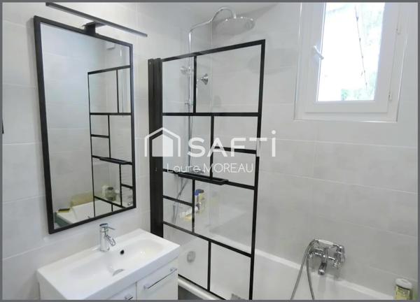 Charmante maison de village en bord de riviére