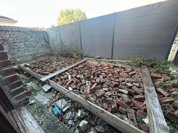 Local commercial/d'activités ou bureaux à vendre à CAMBRAI