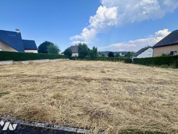 TERRAIN À BÂTIR VIABILISÉ DE 630 M² – CŒUR DE VILLE DE SAINT-CHÉLY-D'APCHER