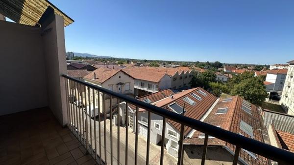 Proche gare, appartement rénové, 2 chambres, garage, balcons, climatisation
