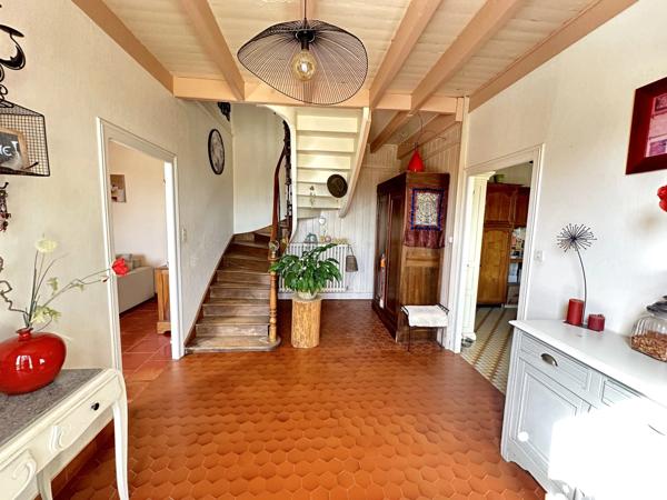 Belle propriété en pierre avec piscine et parc, 5 chambres – proche de Sainte-Foy-la-Grande