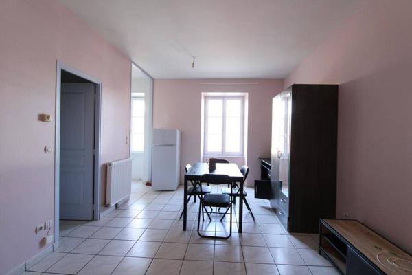 62 AV MARECHAL FOCH - STUDIO MEUBLE AU REZ-DE-CHAUSSEE